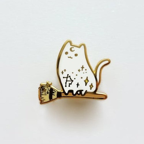 Witch Broomstick Cat Enamel Pin(White)