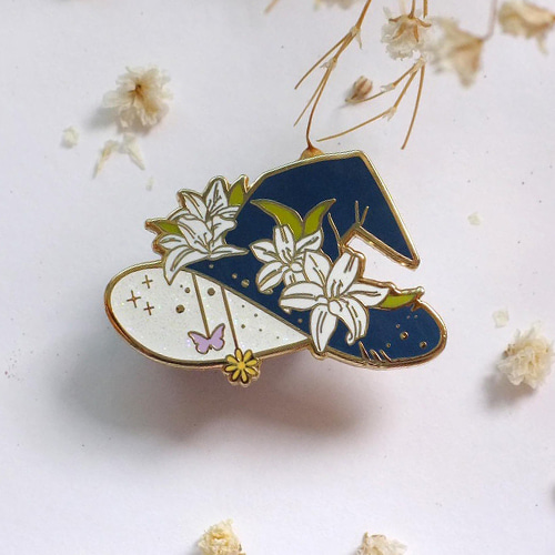 Lily Witch Hat Enamel Pin (Navy)