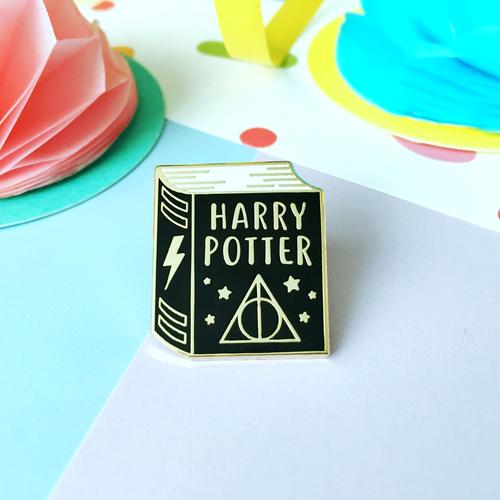 Harry Potter Book Enamel Pin